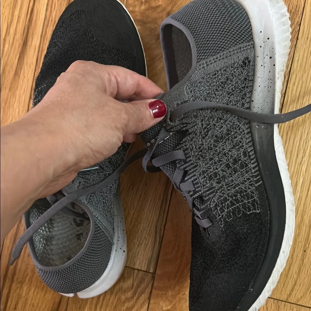 Under Armour Women's Black and Gray Athletic Shoes - Picture 4 of 16